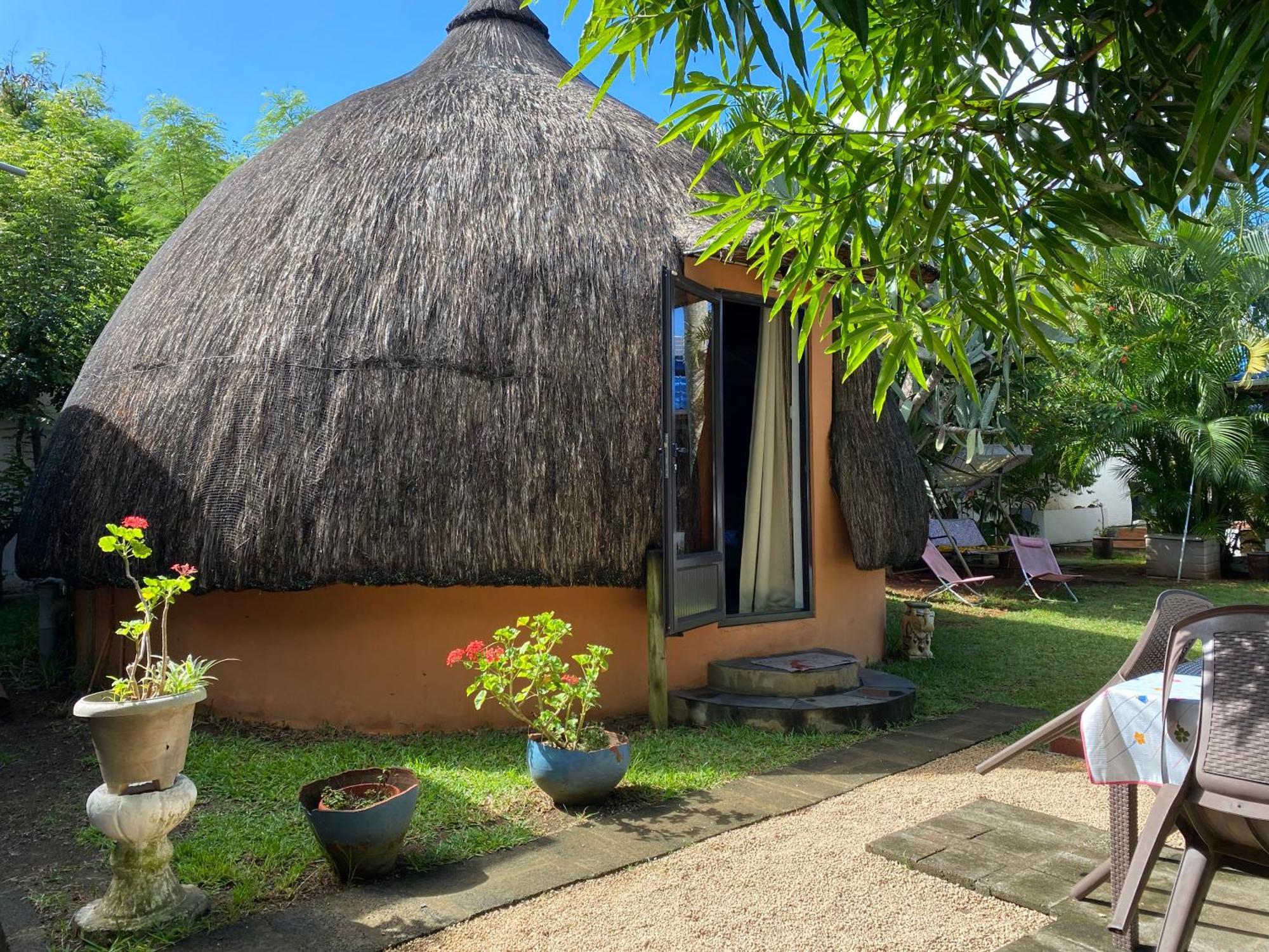Cazhibiscus Acomodação com café da manhã Trou aux Biches Exterior foto